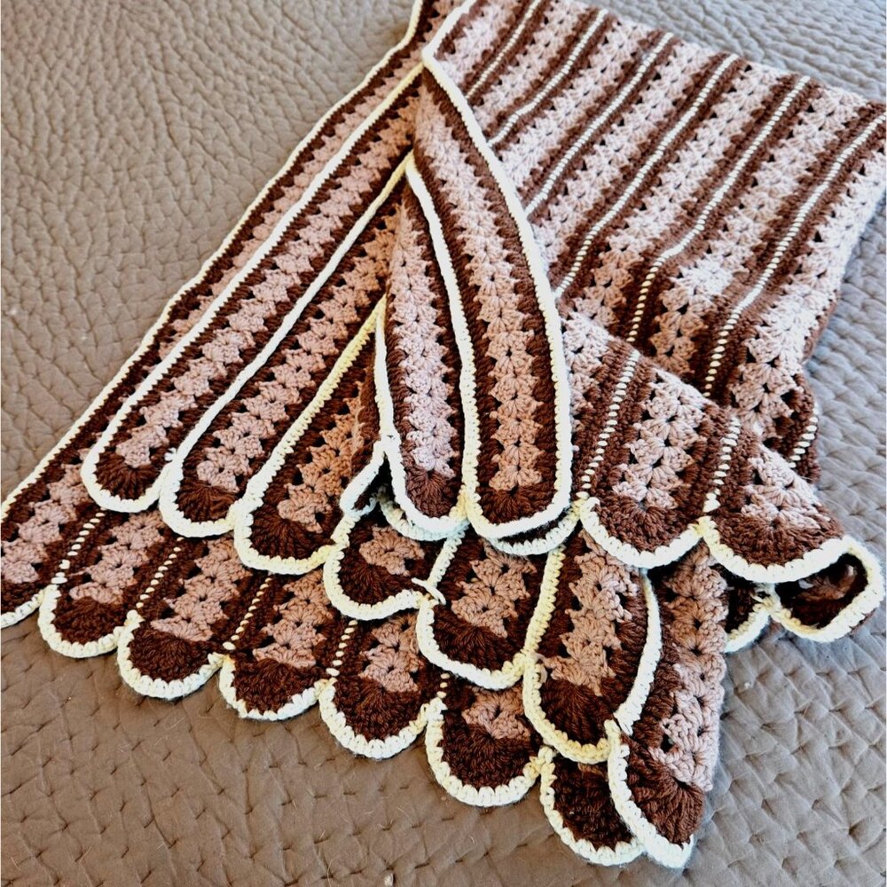 Vintage Crochet Blanket Brown Beige Ivory Scalloped Edge Handmade 62 x 48" Twin - Picture 3 of 12